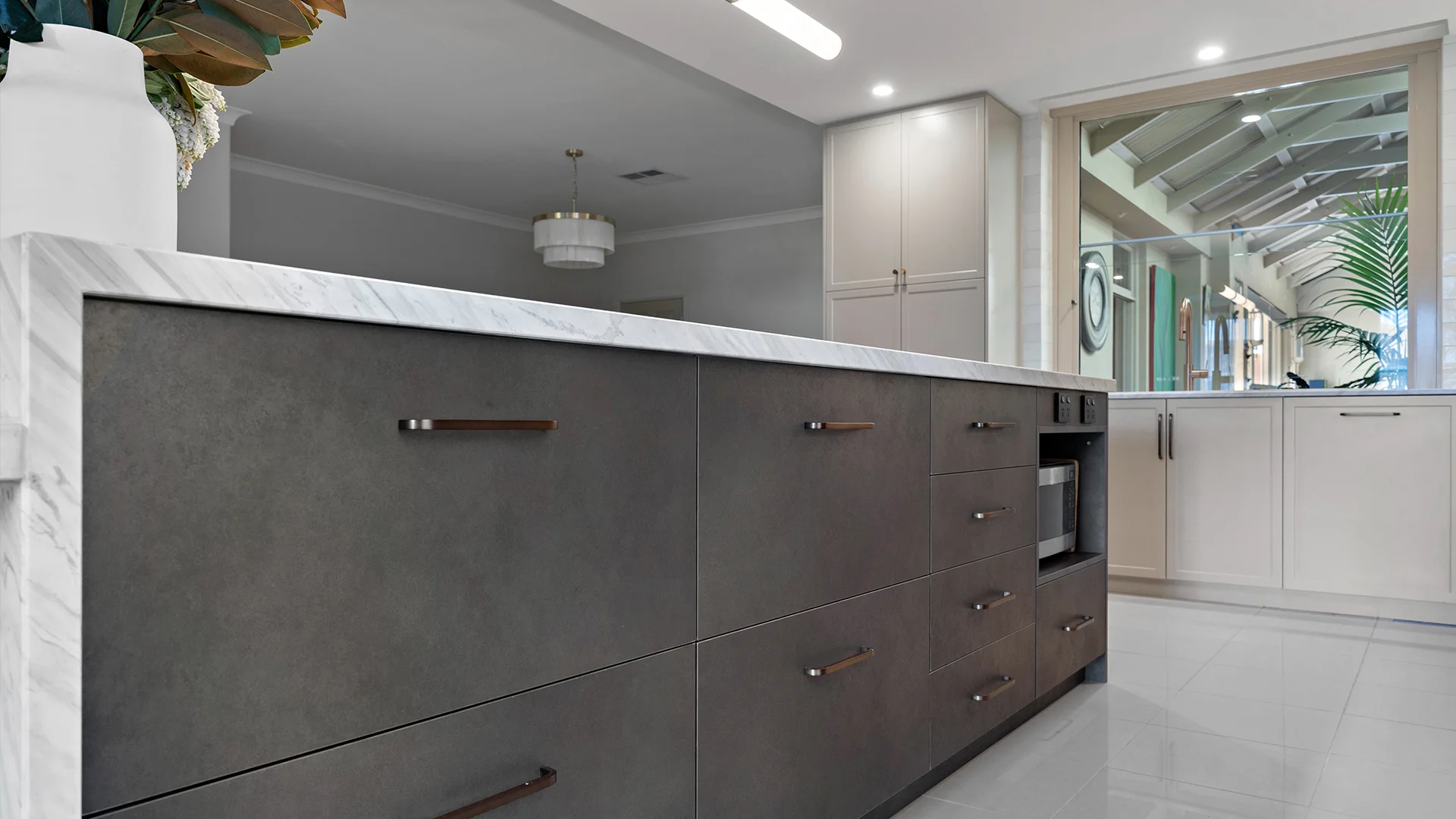 Kidman Park featuring NAVURBAN ELEMENTS™ Abstract Bronze